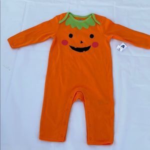 New Old Navy pumpkin one piece size 6-12 months